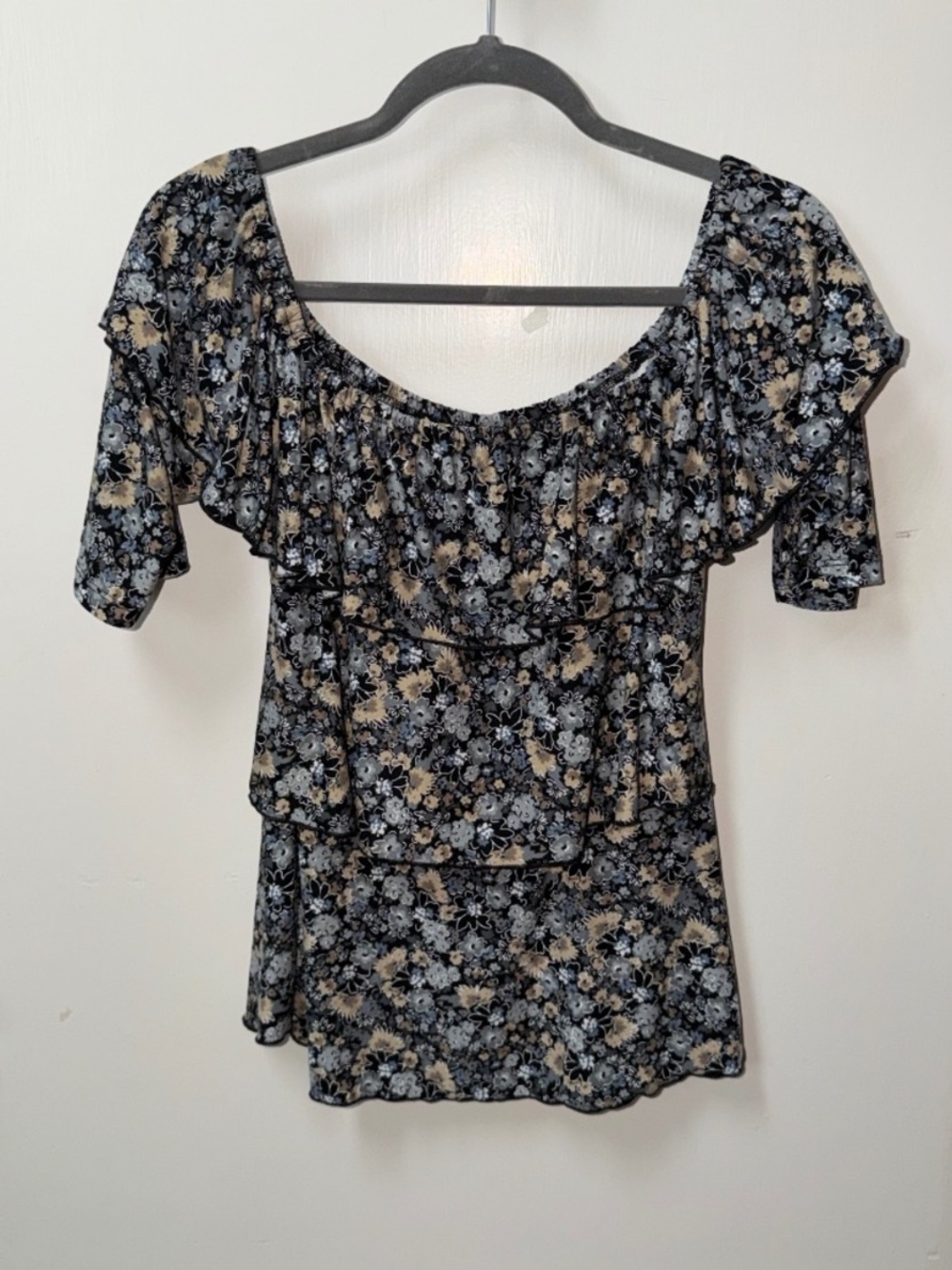 Floral Ruffle Off-Shoulder Blouse in Black